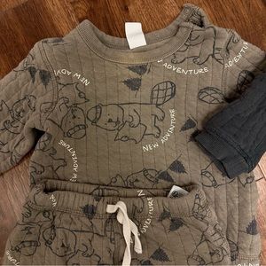 Set of 2x sweatshirts and 2x pants. Quilted, H&M, great shape!